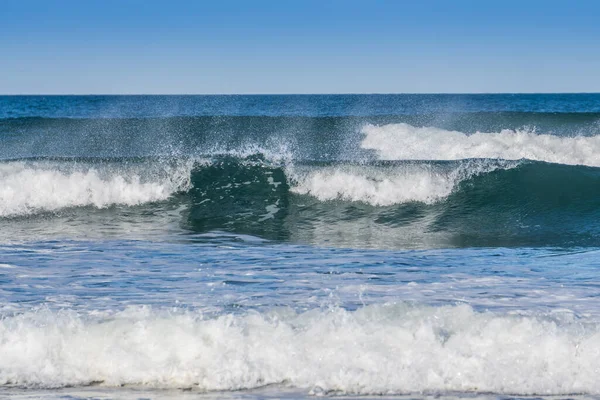 Névoa Sobe Como Quebra Onda Long Beach Washington — Fotografia de Stock