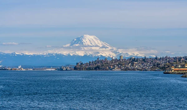 Ruston 'da Tacoma yakınlarındaki kıyı şeridi manzarası.
