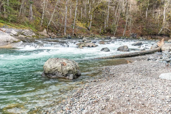 Acqua Scorre Sulle Rocce Creare Acque Bianche Nel Green River — Foto Stock