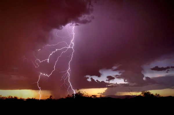 栄光の雷の神 — ストック写真