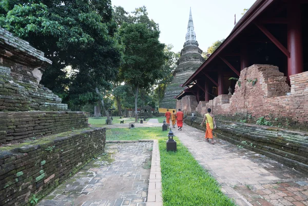 Vecchio tempio nel distretto di Chiang Saen, antica città di Chiang Rai . — Foto Stock