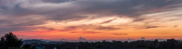 Panorama view of sky after storm stop and twilight sky over city — Stock Photo, Image