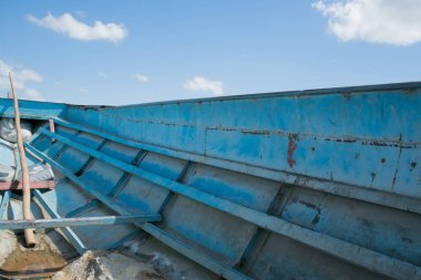 Demir taşımacılığı tekne içinde bölümü sağ.