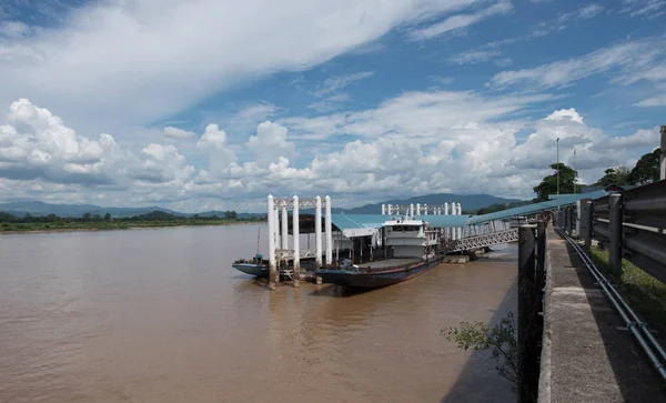 Puerto de Chiang saen, frontera de Tailandia, Laos y Burmar, situado — Foto de Stock