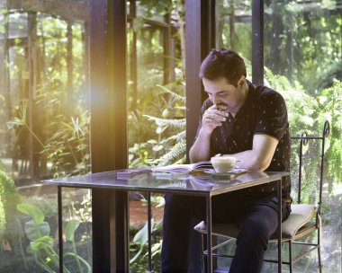 Samart Arap Müslüman erkek casual elbise kitap kayda göre çalışma 