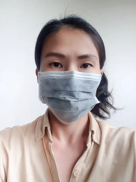 Asian Woman Wearing Facial Mask Protection Air Pollution Virus Epidemi — Stock Photo, Image
