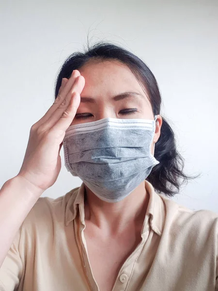Azjatka Nosząca Maskę Twarz Celu Ochrony Przed Zanieczyszczeniem Powietrza Lub — Zdjęcie stockowe