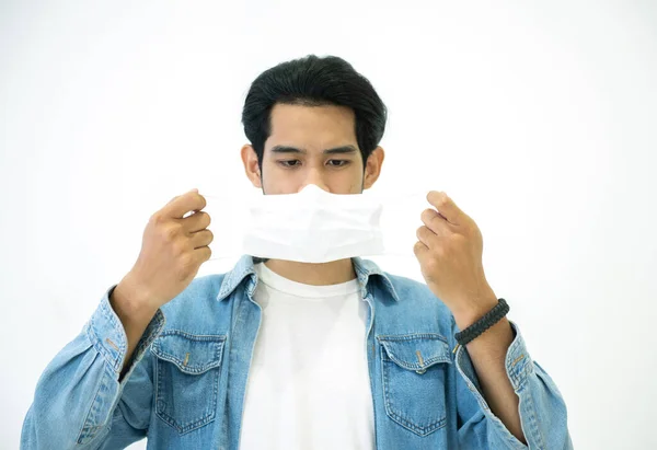 Aziatische Man Draagt Hygiënisch Masker Voorkomen Infectie Luchtwegaandoeningen Als Griep — Stockfoto