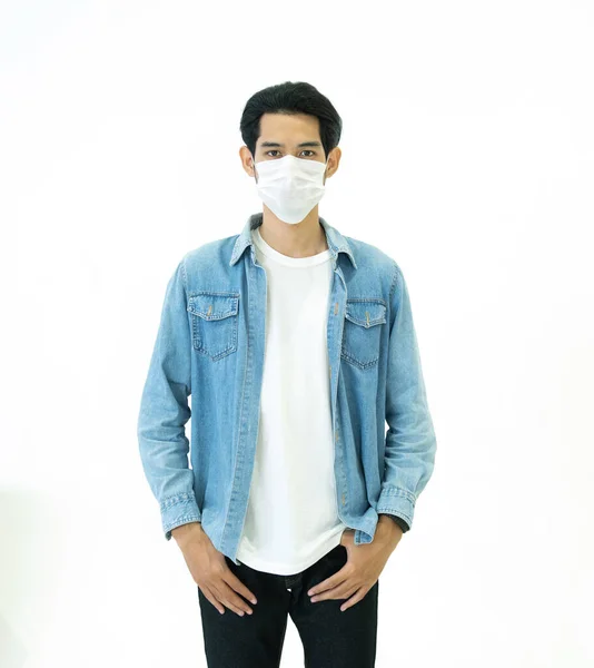 Skydd Mot Smittsamma Sjukdomar Coronavirus Asian Man Bär Hygienisk Mask — Stockfoto