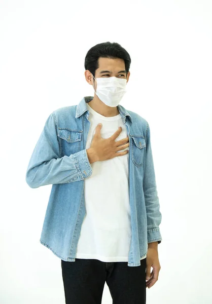 Azjata Odczuwa Ból Płucach Nosi Maskę Ochronną Chroniącą Przed Zanieczyszczeniem — Zdjęcie stockowe