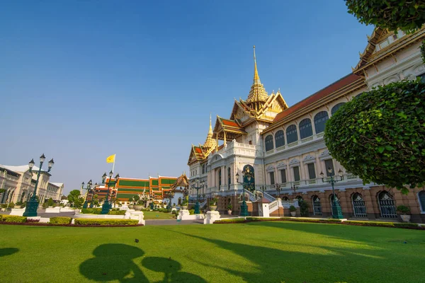 Hermoso Palacio Real Situado Bangkok Cielo Azul Claro Tailandia — Foto de Stock