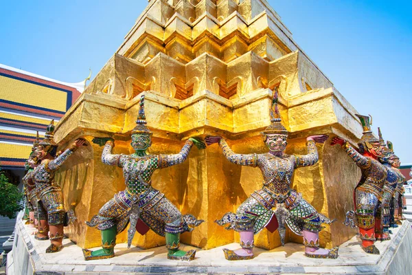 Pagode Dorée Avec Yaksha Gardien Démon Wat Phra Kaew Temple — Photo