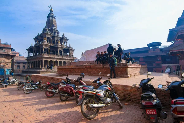 Katmandu Nepal Sty 2016 Miejscowi Nepalczycy Turyści Światowym Dziedzictwie Starożytnym — Zdjęcie stockowe
