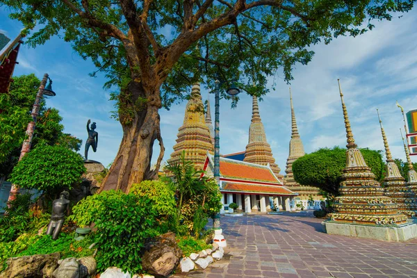 Thai Ősi Művészeti Építészet Wat Poh Stupa Komplex Szobor Napsütéses — Stock Fotó