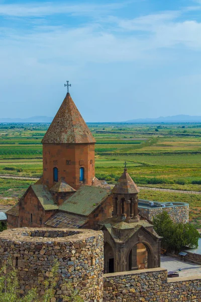   Kilise doğası arka plan manzarası