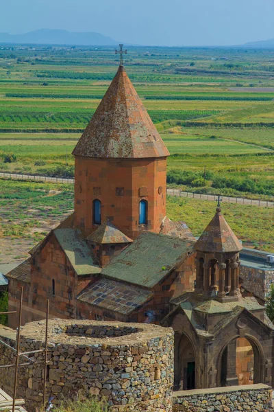   Kilise doğası arka plan manzarası