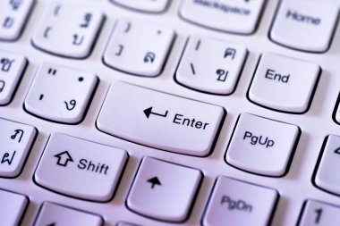 Çalışmak için klavye beyaz ve bilgisayar-düğmesine Enter.