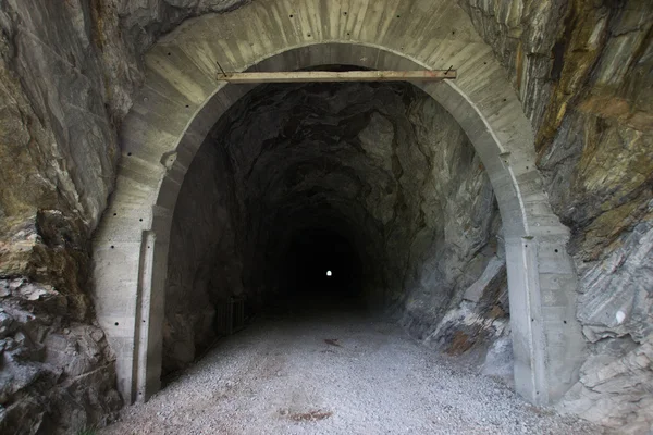 Túnel antigo na rua Malta High Alp, Caríntia, Áustria — Fotografia de Stock