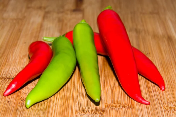 Pimenta vermelha e verde — Fotografia de Stock