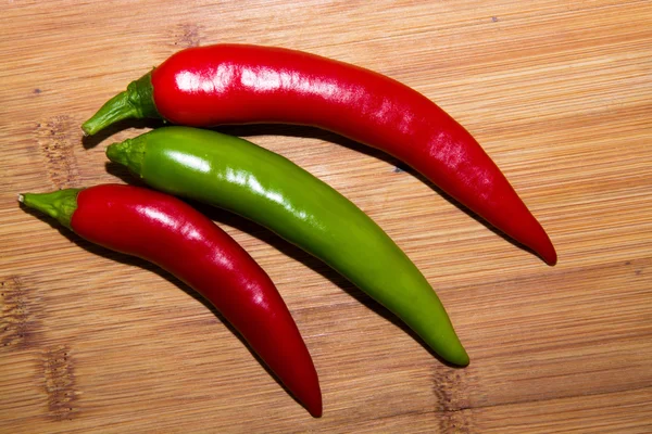 Piros és zöld chili — Stock Fotó