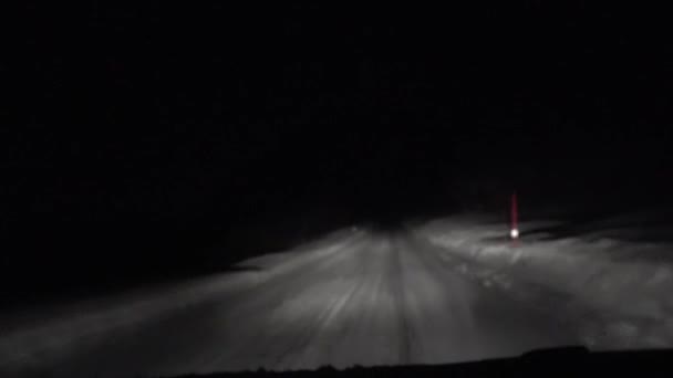 Nacht rijden in Troms, Noorwegen — Stockvideo