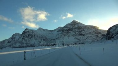 Lofoten, Norveç Flakstad üzerinde sürücü