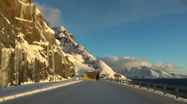 Lofoten, Norveç Flakstad üzerinde sürücü