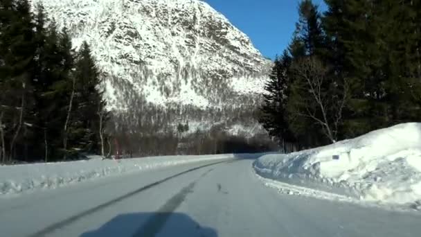 Αυτοκίνητο στην κατεύθυνση E10 Χάρσταντ, Νορβηγία — Αρχείο Βίντεο