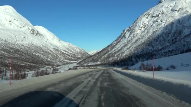 Fahren Sie auf der E10 Richtung Harstad, Norwegen — Stockvideo