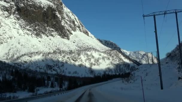 Fahren Sie auf der E10 Richtung Harstad, Norwegen — Stockvideo