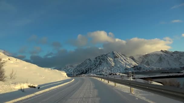 Conduzca en Flakstad en el Lofoten, Noruega — Vídeo de stock
