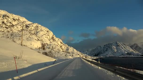 Οδηγείτε στην Flakstad στο το Lofoten, Νορβηγία — Αρχείο Βίντεο