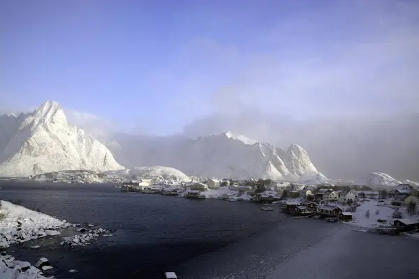 Mañana en Reine en el Lofoten, Noruega —  Fotos de Stock