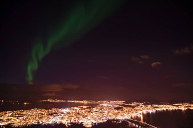 Tromso, Norveç üzerinden Kuzey ışıkları