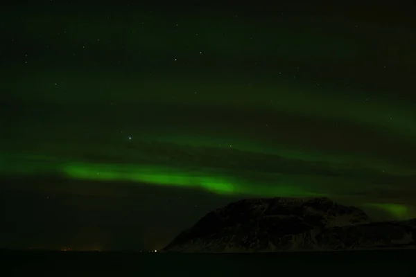 Luces boreales en Bremnes cerca de Harstad, Noruega —  Fotos de Stock