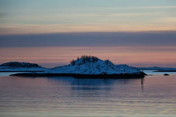 ロフォーテン諸島は、ノルウェーの夕日 — ストック写真