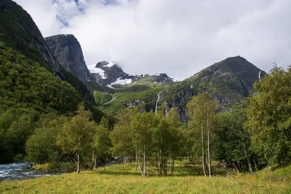Briksdalsbreen, Sogn og Fjordane, Norwegen — Stockfoto