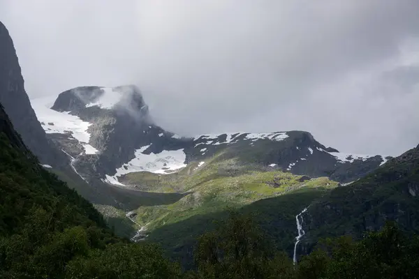 Briksdalsbreen, Sogn og Fjordane, Norveç — Stok fotoğraf