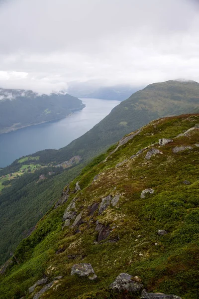 Vista dalla montagna di Hoven, Nordfjord, Norvegia — Foto Stock