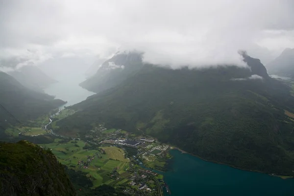 Вид з гори Hoven, Nordfjord, Норвегія — стокове фото