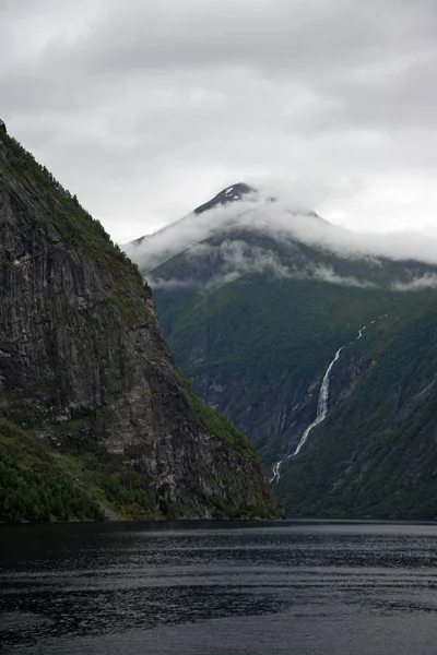Geirangerfjorden, More og Romsdal, Noruega — Fotografia de Stock