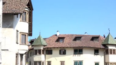 Kaltern bir der Weinstrasse, İtalyan Caldaro sulla Strada del Vino, South Tyrol, Kuzey Italya'nin bir yerleşim yeri olduğunu.