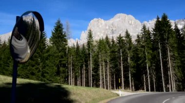 Rosengarten İtalyan Catinaccio, Kuzey İtalya'nın Dolomites bir massif grubudur.
