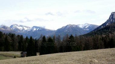 Karerpass, İtalyanca: Passo di Costalunga, olan bir yüksek dağ geçidi içinde il, South Tyrol İtalya.