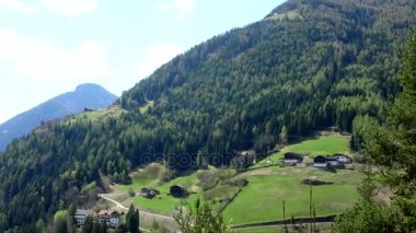Taufers kuma bir İtalya'nın Pazar Kuzey İtalya'daki South Tyrol hızlı hareket yeridir.