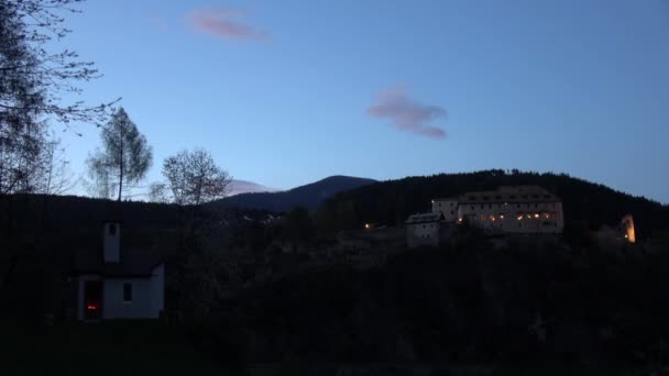 宫殿堡是前城堡在 洛伦岑在上阿迪杰 女低音在意大利 — 图库视频影像