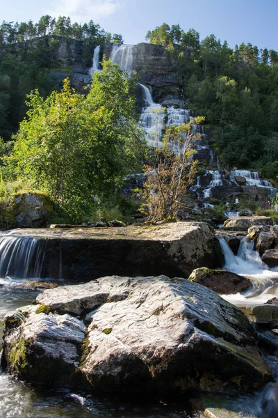 Tvindefossen, Hordaland, Noruega — Fotografia de Stock