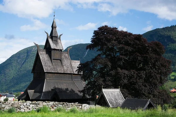 Hopperstad Stabkirche, sogn og fjordane, Norwegen — Stockfoto
