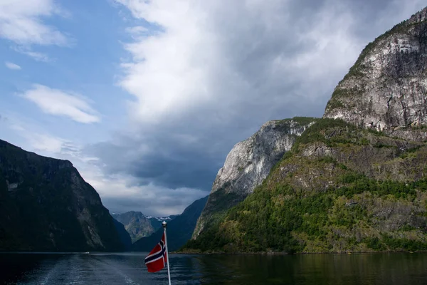 Naeroyfjord, sogn og fjordane, norwegen — Stockfoto