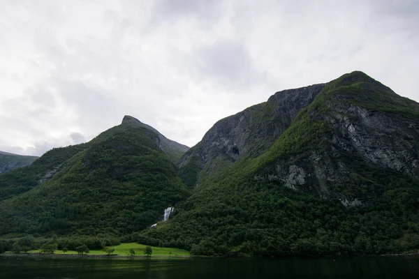 Naeroyfjord, sogn og fjordane, norwegen — Stockfoto